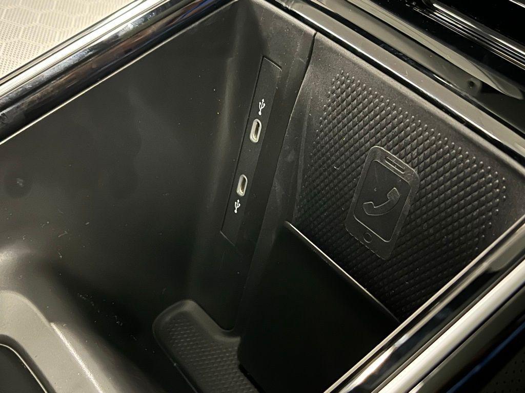 new 2025 Volkswagen ID.4 car, priced at $46,533