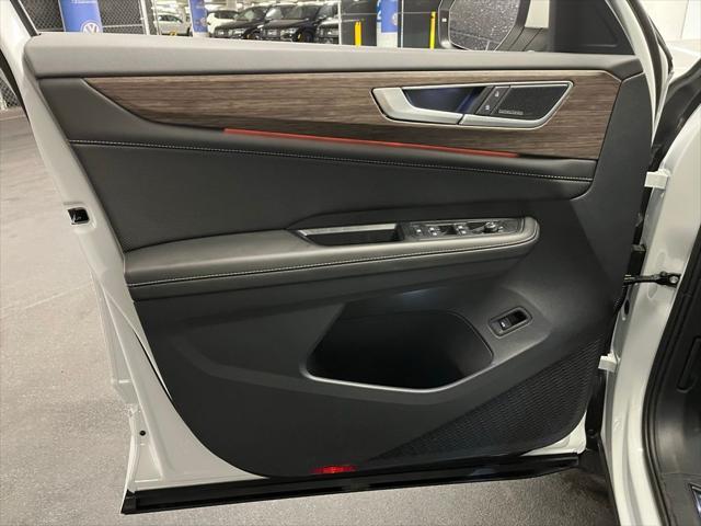 new 2025 Volkswagen Atlas car, priced at $52,015