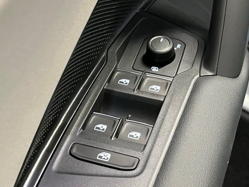 new 2025 Volkswagen Tiguan car, priced at $33,072