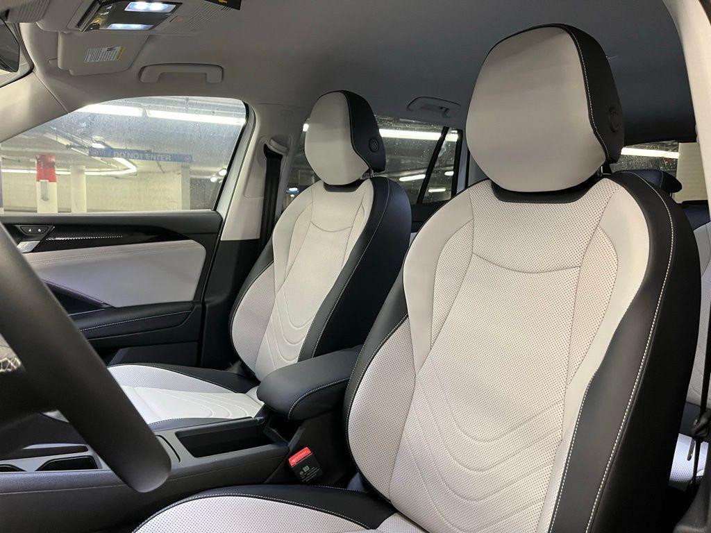 new 2025 Volkswagen Tiguan car, priced at $33,072