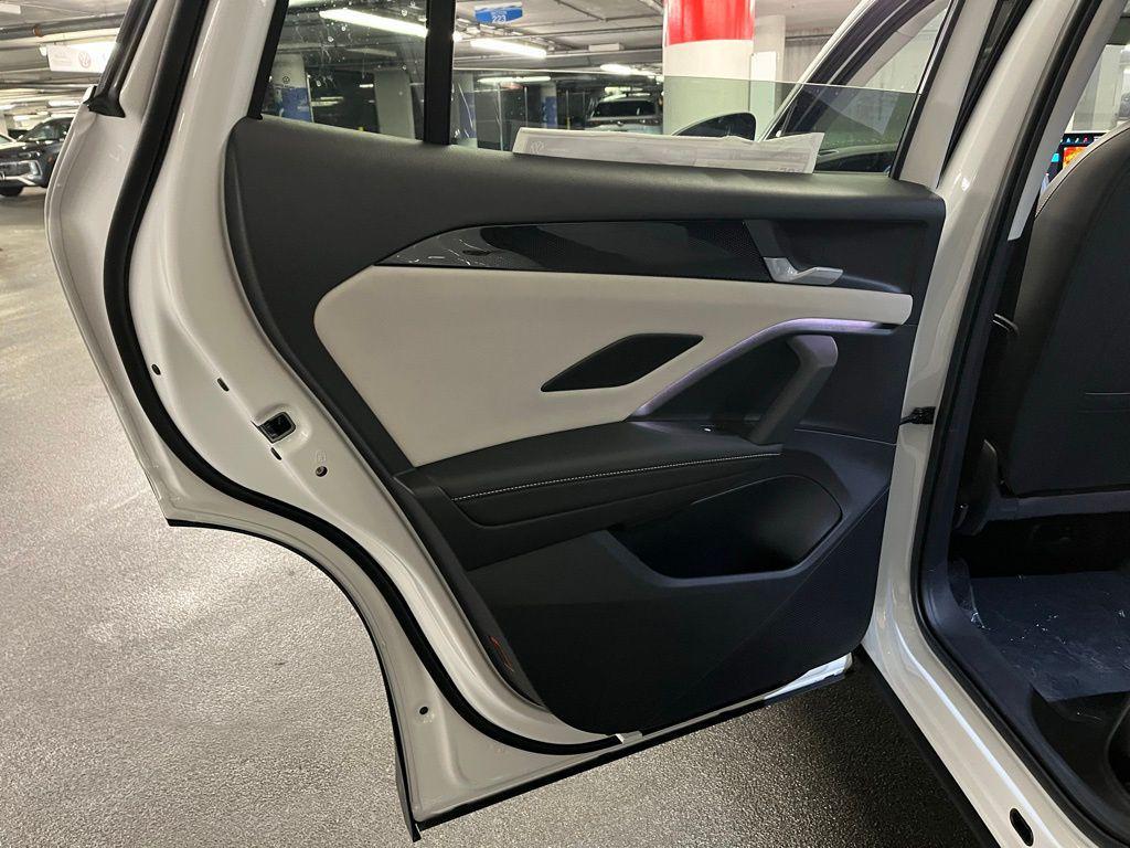 new 2025 Volkswagen Tiguan car, priced at $33,072