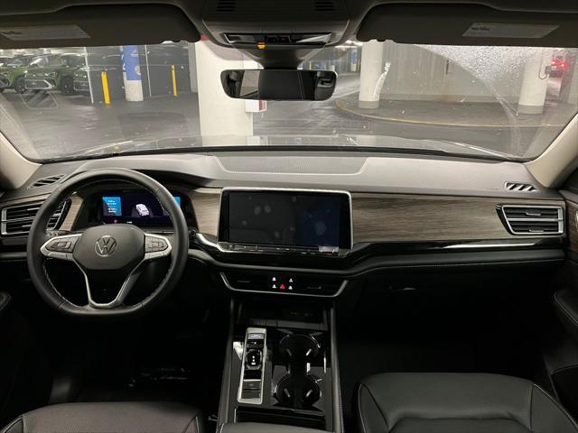 new 2025 Volkswagen Atlas car, priced at $47,925