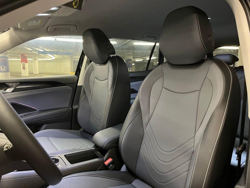 new 2025 Volkswagen Tiguan car, priced at $32,934