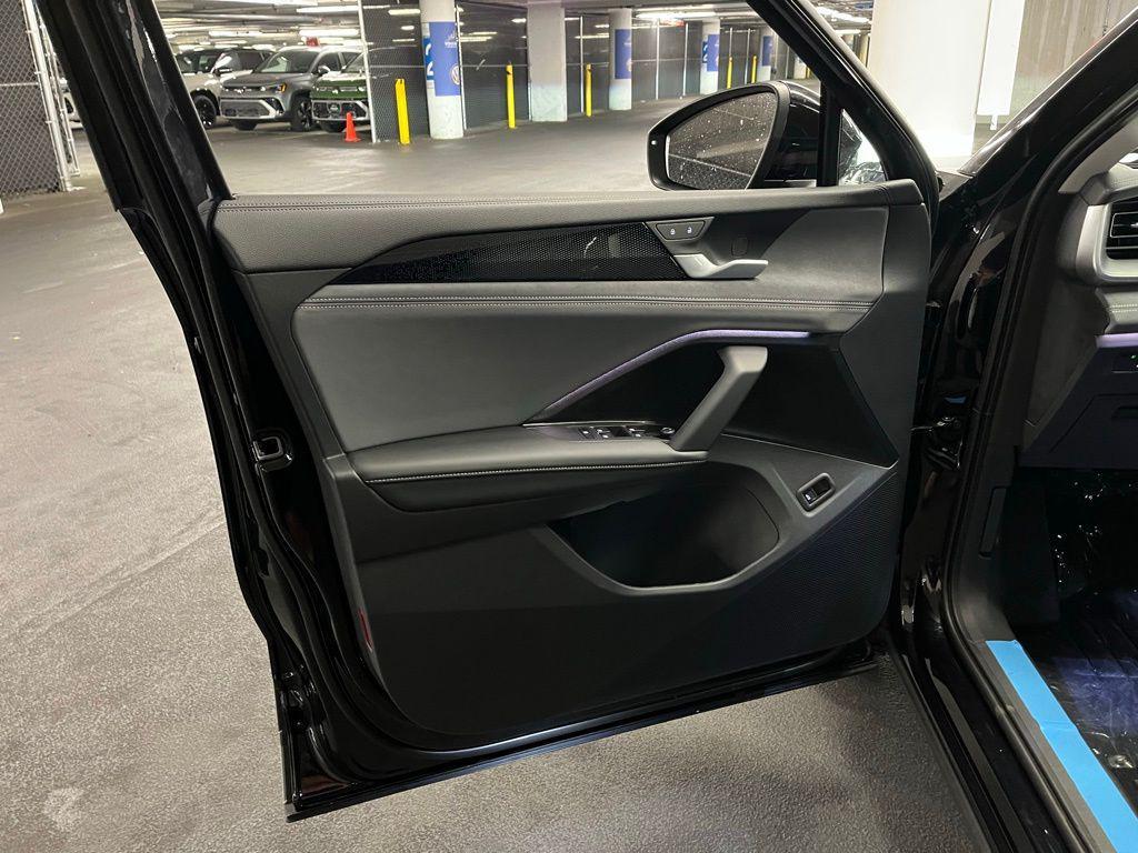 new 2025 Volkswagen Tiguan car, priced at $32,934