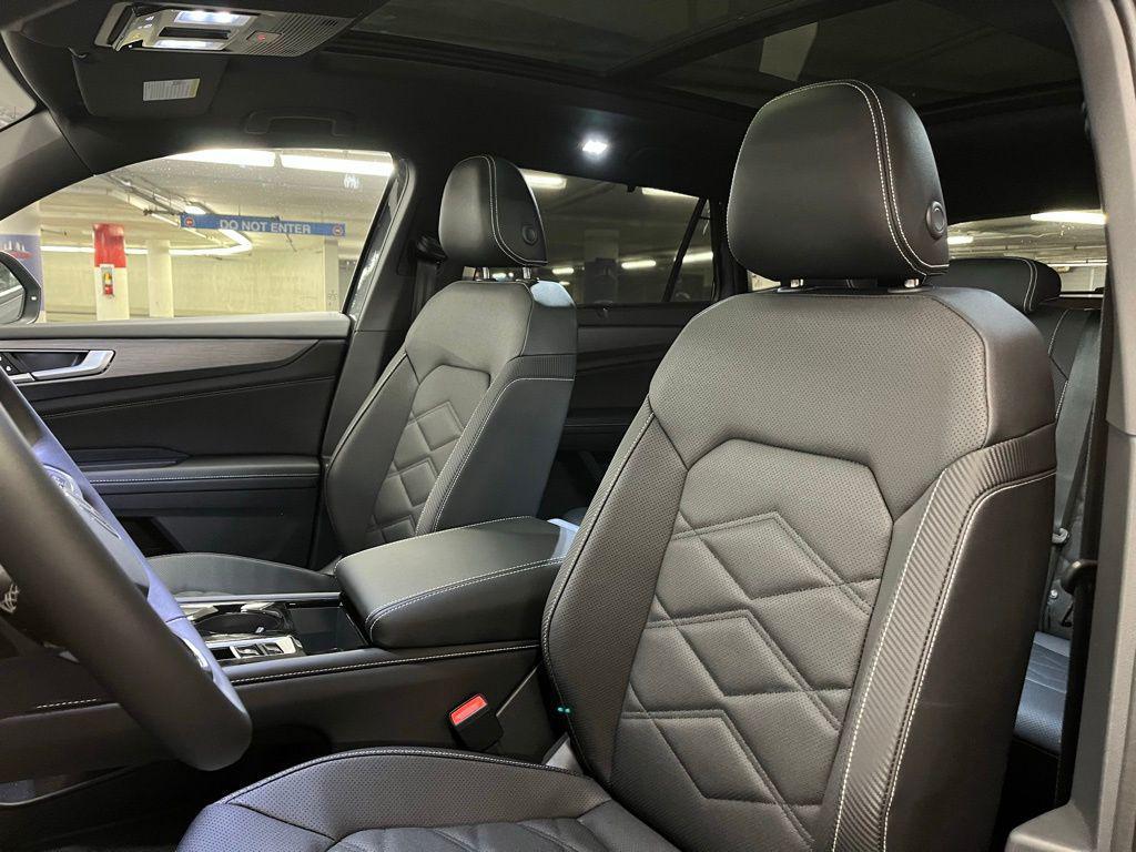 new 2026 Volkswagen Atlas Cross Sport car, priced at $49,152