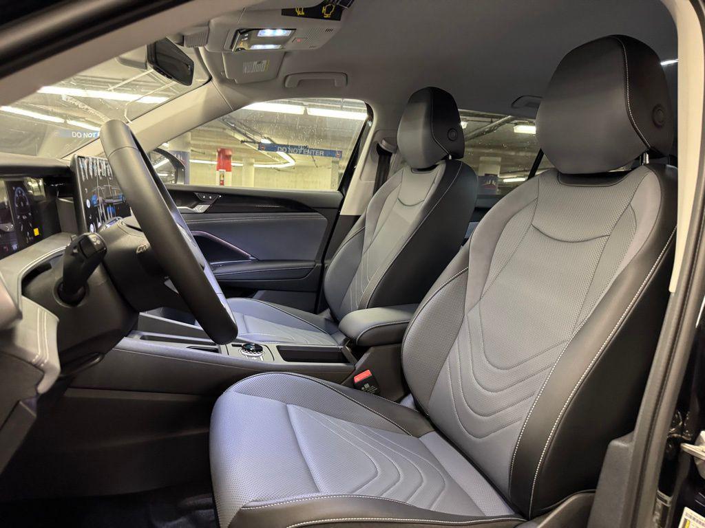 new 2025 Volkswagen Tiguan car, priced at $34,133