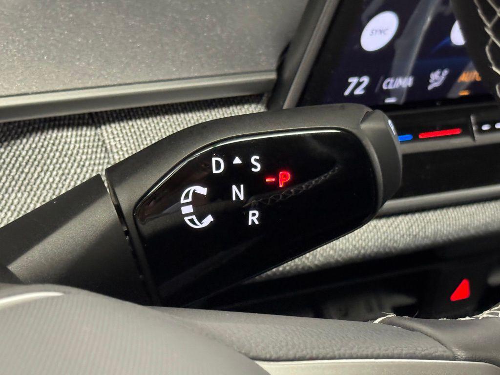 new 2025 Volkswagen Tiguan car, priced at $31,098