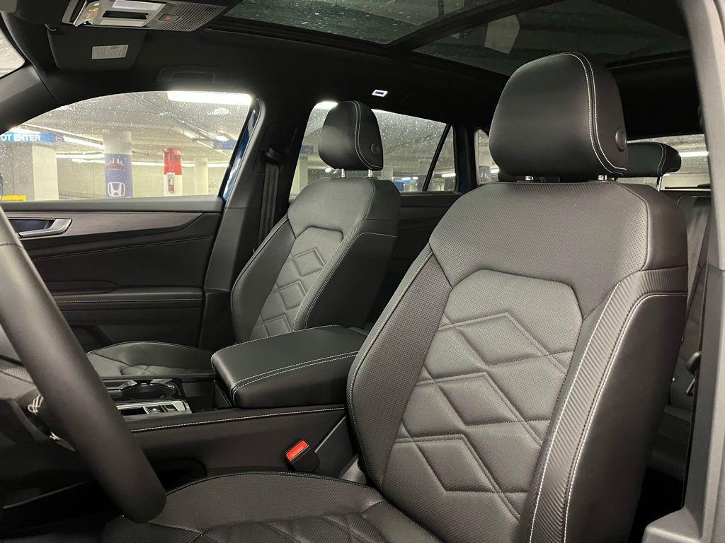 new 2025 Volkswagen Atlas Cross Sport car, priced at $41,032