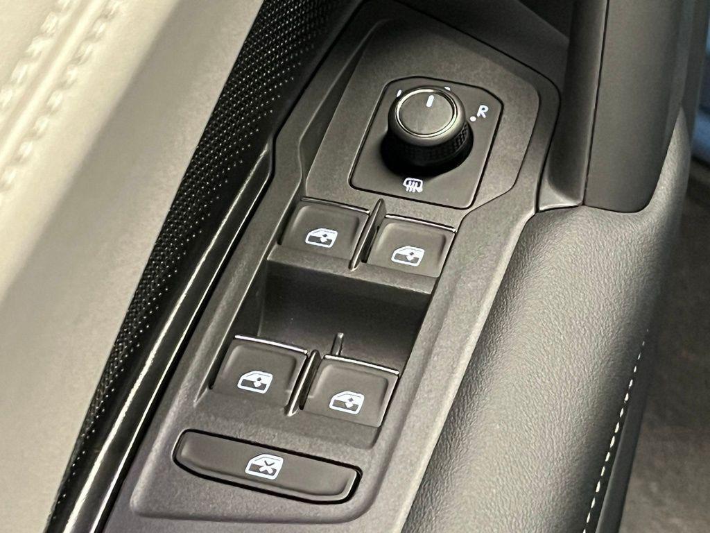 new 2025 Volkswagen Tiguan car, priced at $34,794