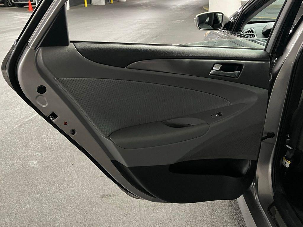 used 2014 Hyundai Sonata Hybrid car, priced at $6,000