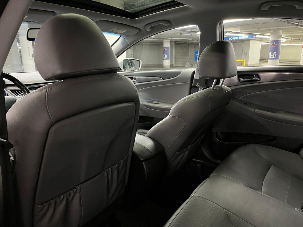 used 2014 Hyundai Sonata Hybrid car, priced at $6,000