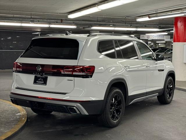 new 2024 Volkswagen Atlas car, priced at $43,121