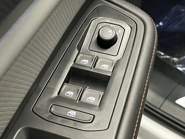 new 2025 Volkswagen Atlas car, priced at $43,333