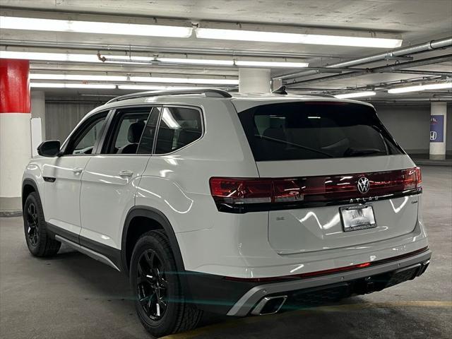 new 2025 Volkswagen Atlas car, priced at $43,333