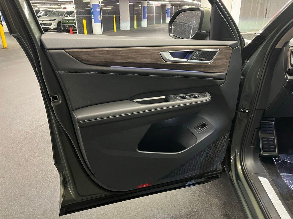 new 2026 Volkswagen Atlas car, priced at $57,478