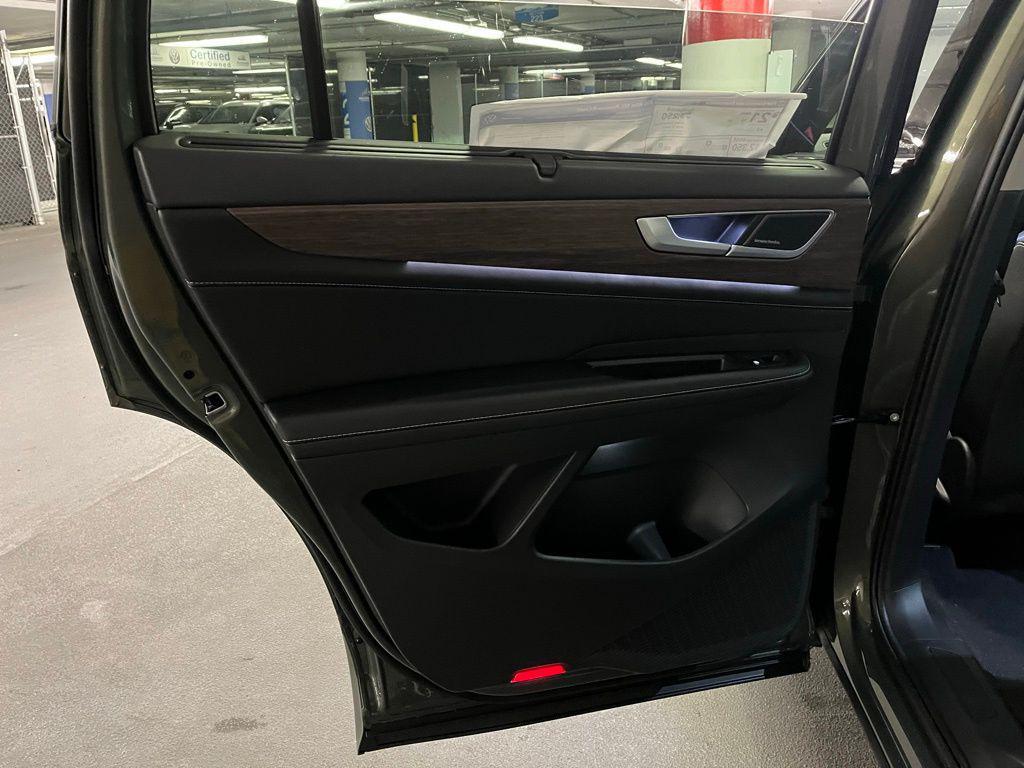 new 2026 Volkswagen Atlas car, priced at $57,478