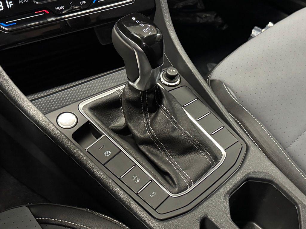 new 2025 Volkswagen Jetta car, priced at $25,000