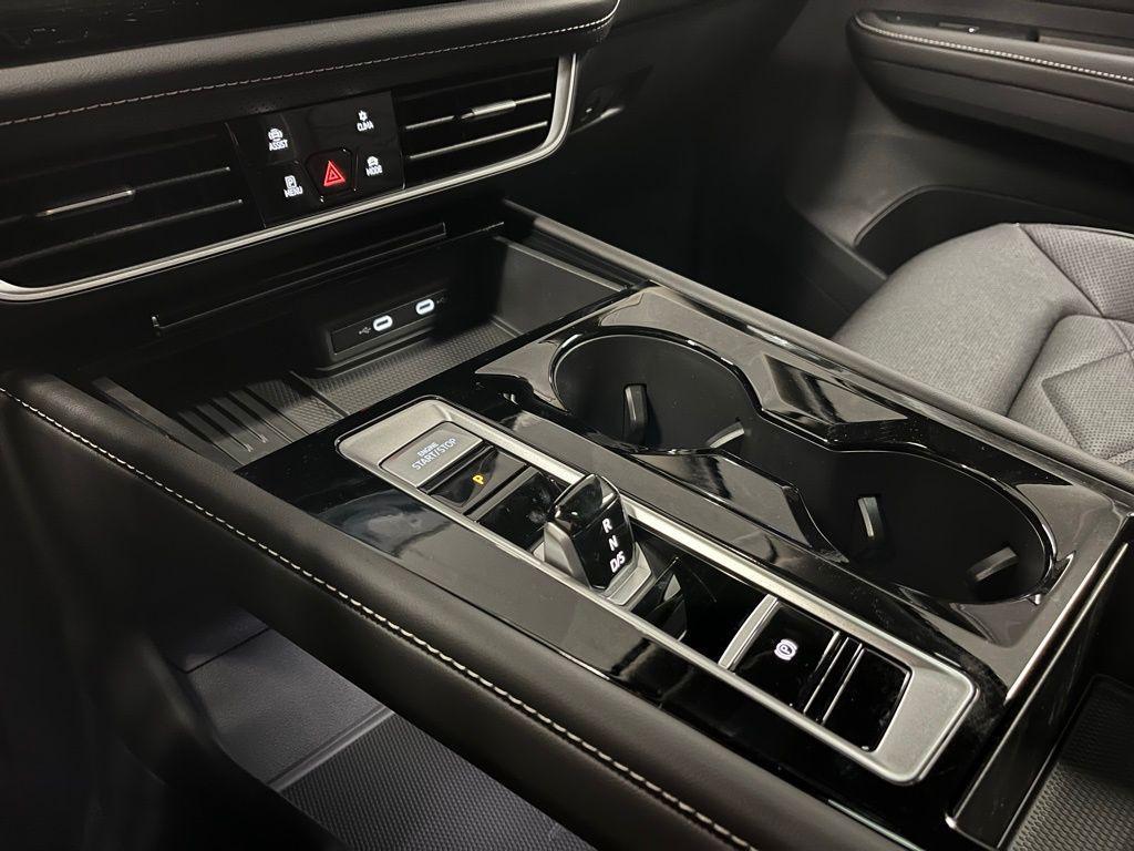 new 2025 Volkswagen Atlas car, priced at $41,146
