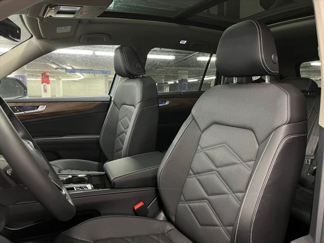 new 2025 Volkswagen Atlas car, priced at $44,646