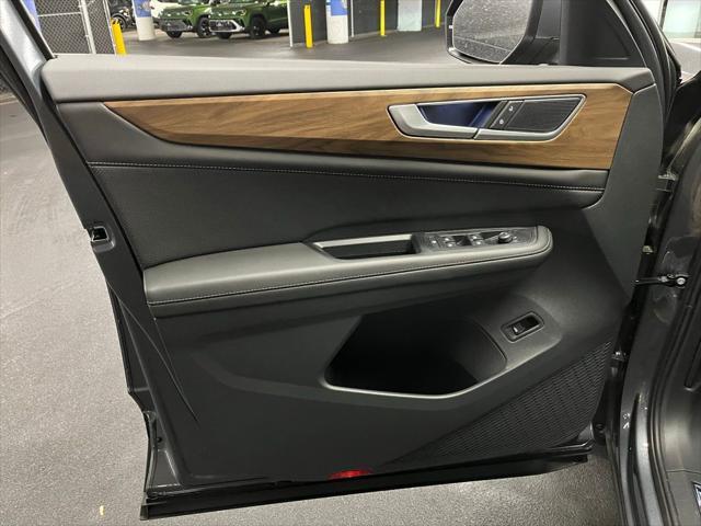 new 2025 Volkswagen Atlas car, priced at $44,646