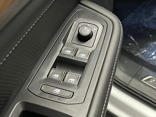 new 2025 Volkswagen Atlas car, priced at $41,563