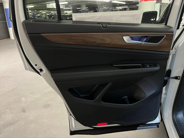 new 2025 Volkswagen Atlas car, priced at $41,563