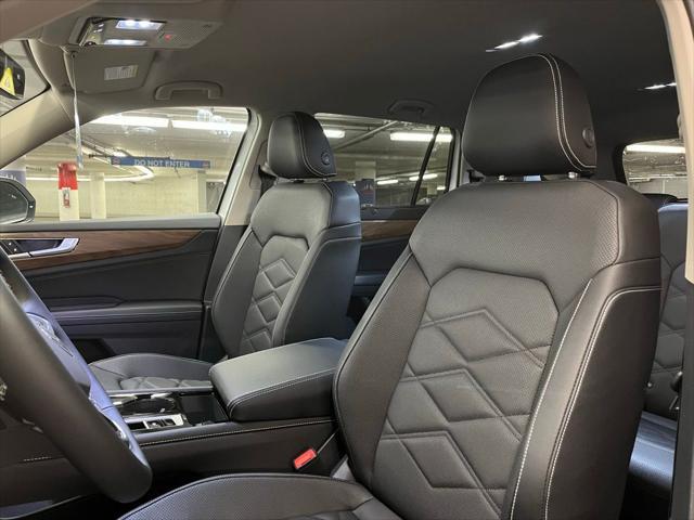 new 2025 Volkswagen Atlas car, priced at $41,563