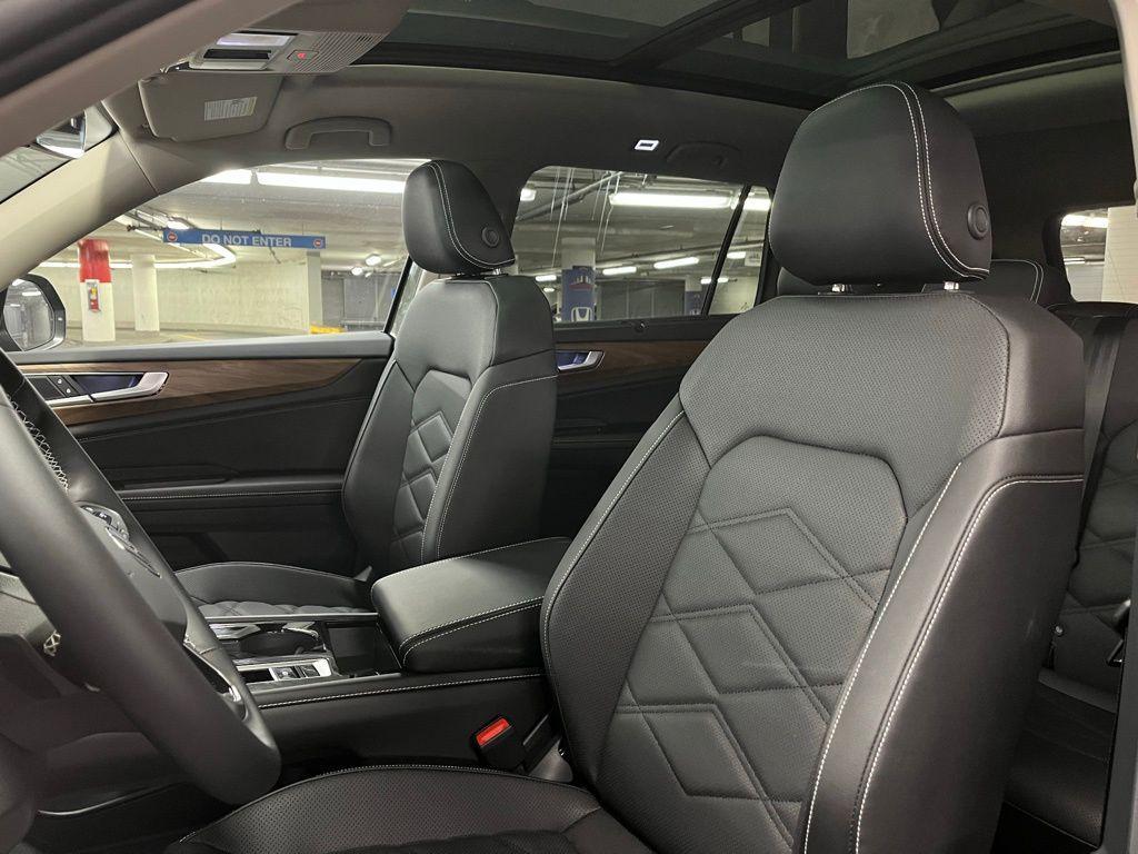 new 2026 Volkswagen Atlas car, priced at $49,285