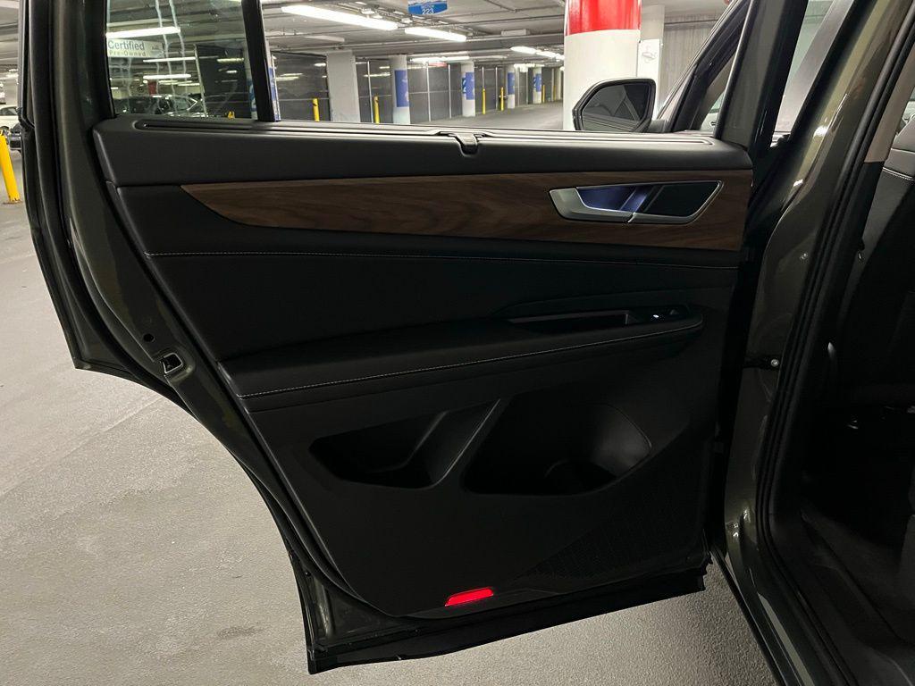 new 2026 Volkswagen Atlas car, priced at $49,285