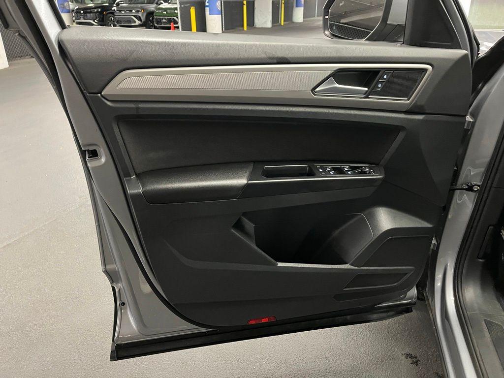used 2020 Volkswagen Atlas Cross Sport car, priced at $18,750