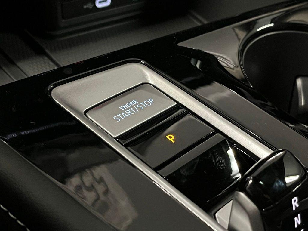 new 2025 Volkswagen Atlas car, priced at $49,785