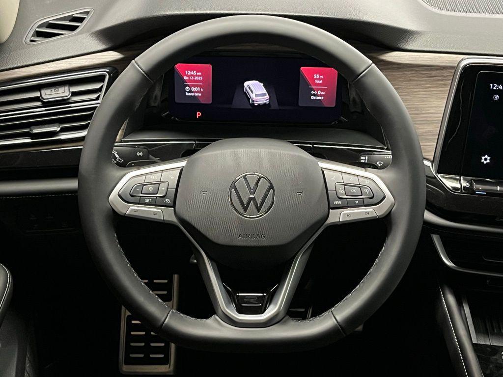 new 2025 Volkswagen Atlas car, priced at $49,761