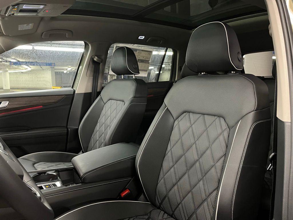 new 2025 Volkswagen Atlas car, priced at $49,761
