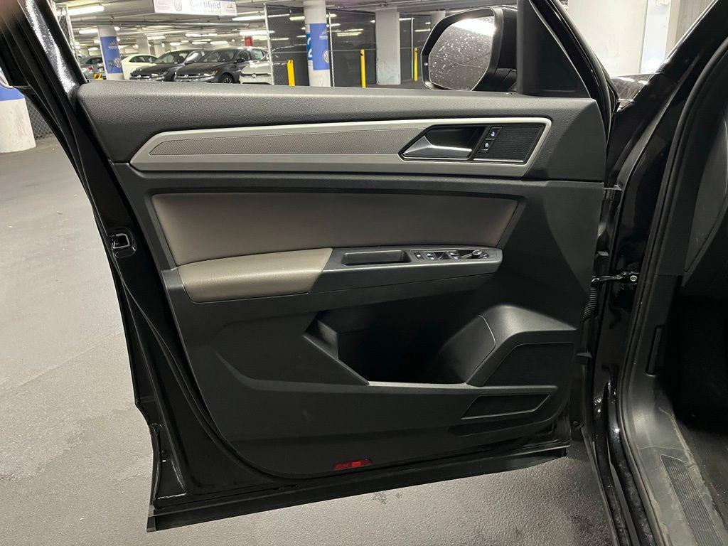 used 2021 Volkswagen Atlas Cross Sport car, priced at $18,500