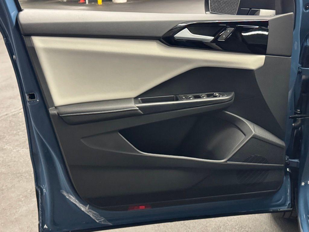 new 2025 Volkswagen Taos car, priced at $27,556