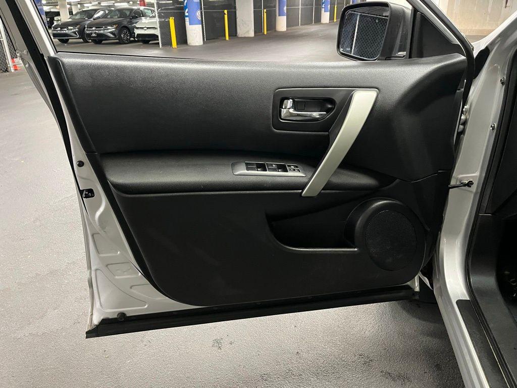 used 2014 Nissan Rogue Select car, priced at $8,000