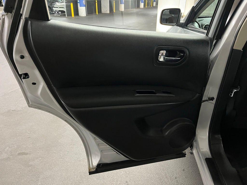 used 2014 Nissan Rogue Select car, priced at $8,000