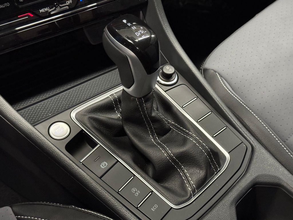 new 2025 Volkswagen Jetta car, priced at $25,500