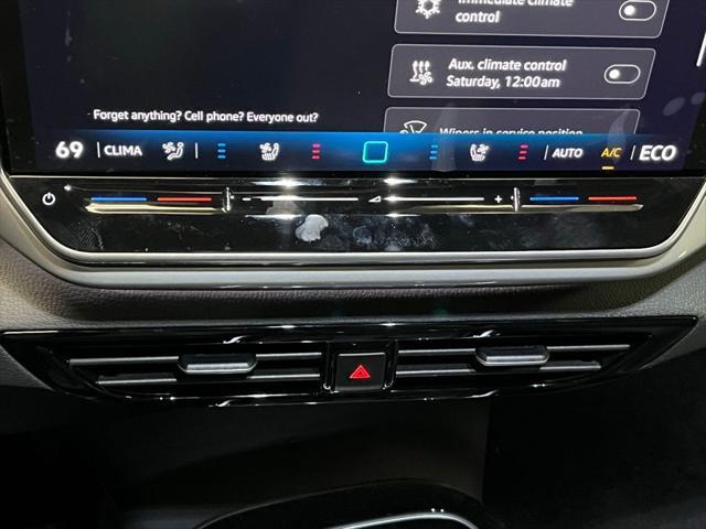 new 2025 Volkswagen ID.4 car, priced at $51,370
