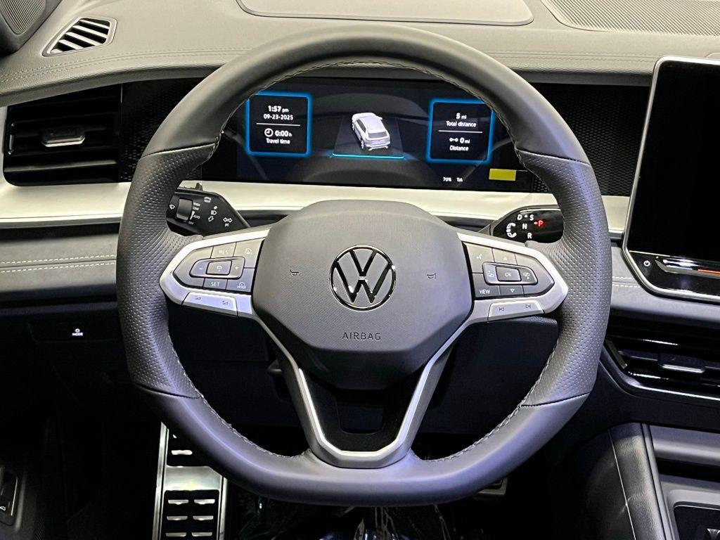 new 2025 Volkswagen Tiguan car, priced at $38,354