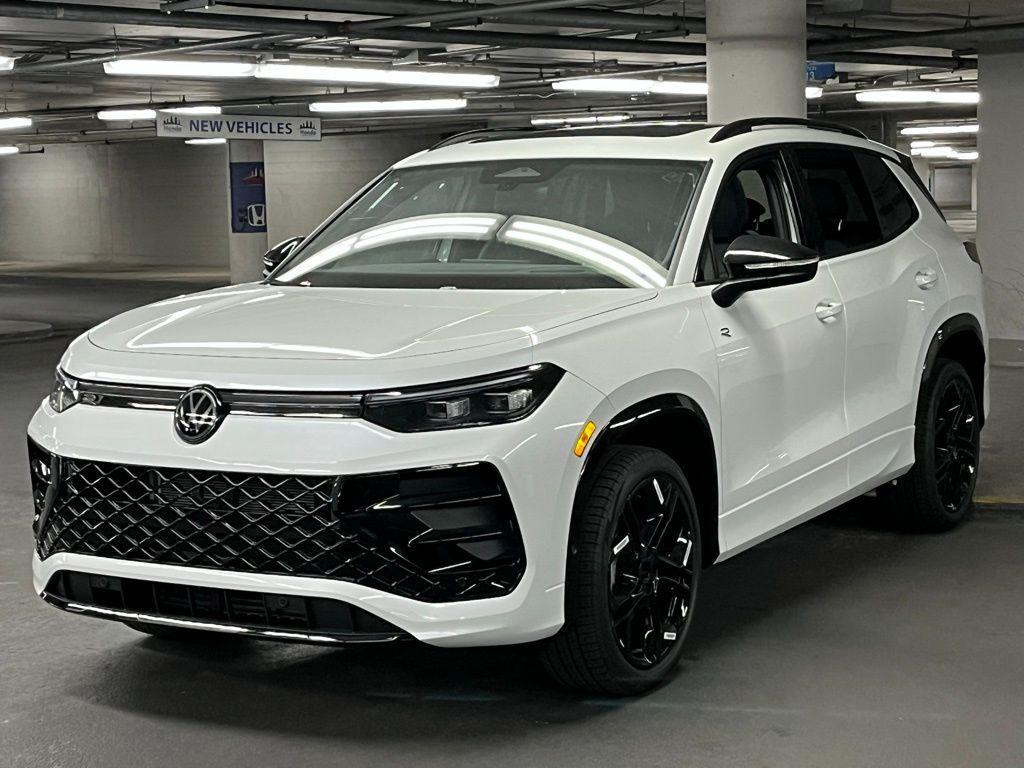 new 2025 Volkswagen Tiguan car, priced at $38,354