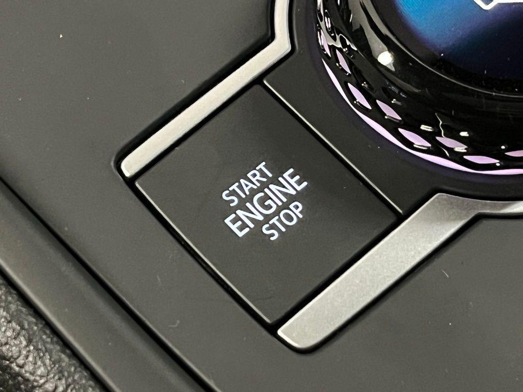 new 2025 Volkswagen Tiguan car, priced at $38,354