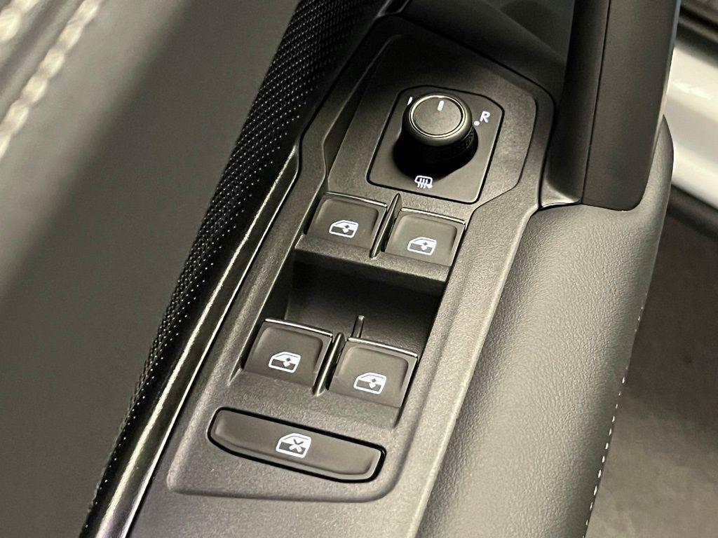 new 2025 Volkswagen Tiguan car, priced at $38,354