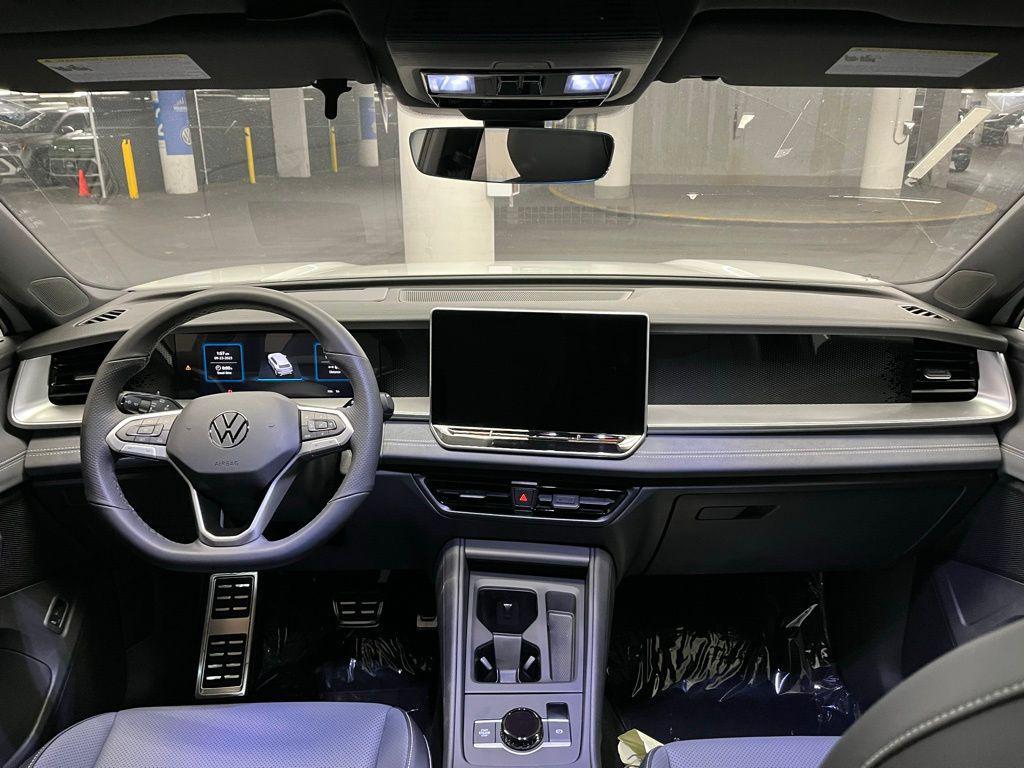 new 2025 Volkswagen Tiguan car, priced at $38,354