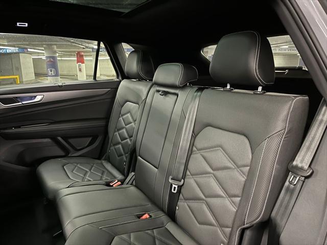 new 2025 Volkswagen Atlas Cross Sport car, priced at $43,020