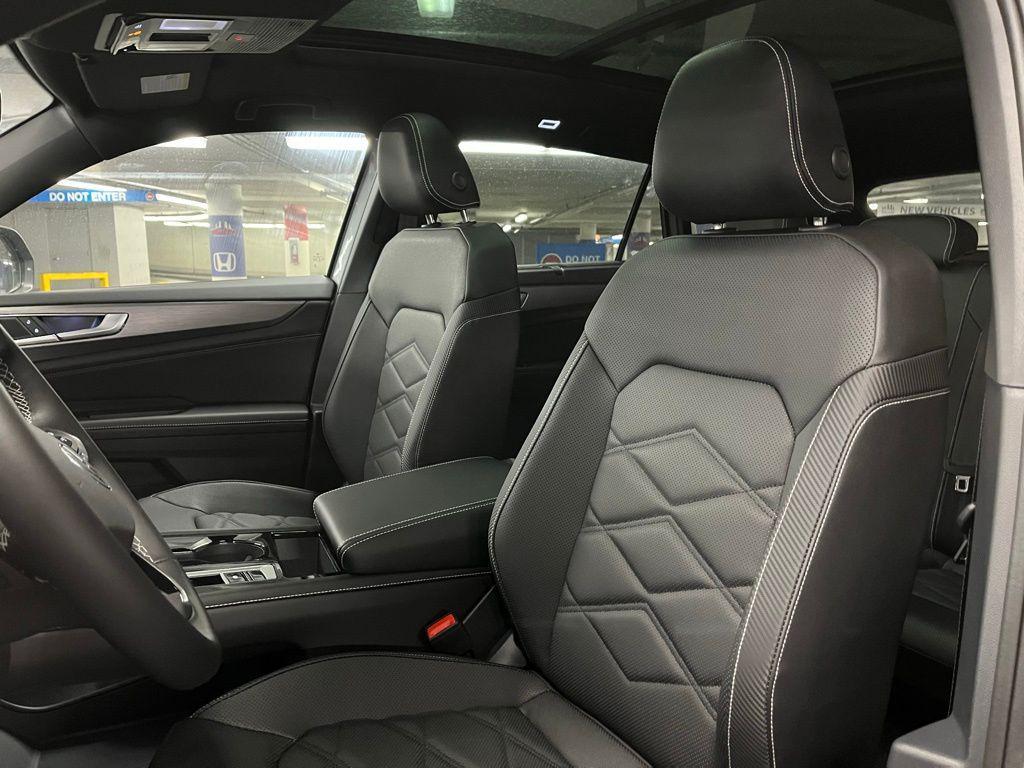 new 2025 Volkswagen Atlas Cross Sport car, priced at $41,520
