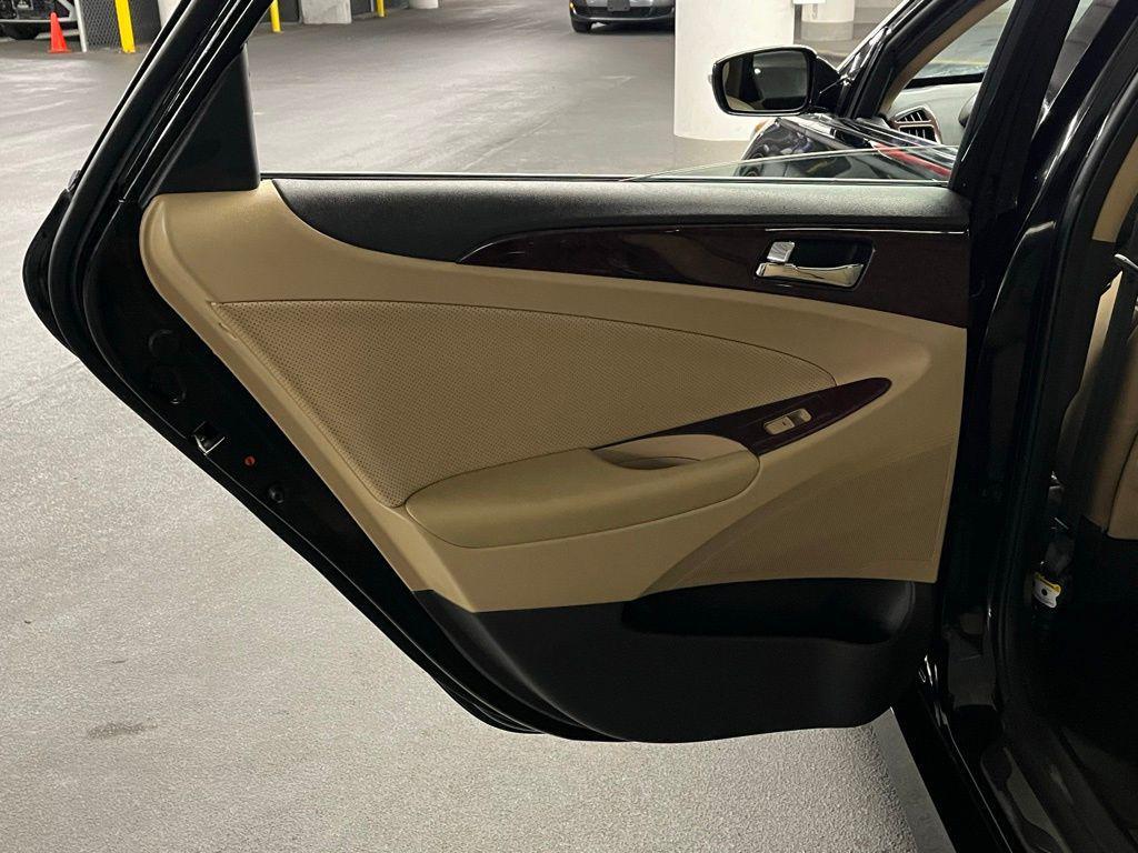 used 2015 Hyundai Sonata Hybrid car, priced at $8,000