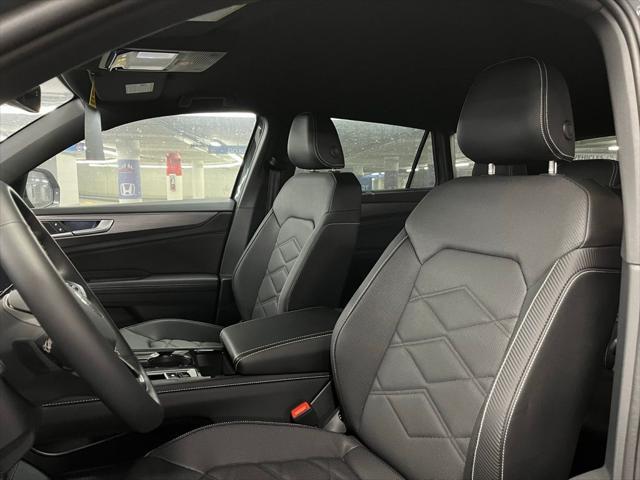 new 2025 Volkswagen Atlas Cross Sport car, priced at $42,425