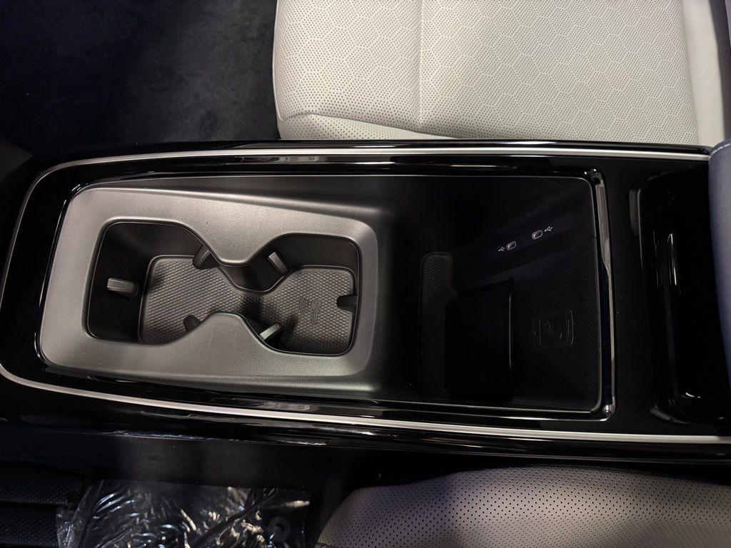 new 2025 Volkswagen ID.4 car, priced at $49,363