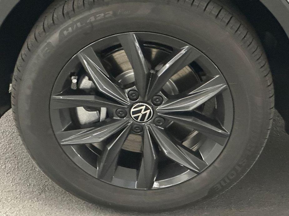 new 2024 Volkswagen Tiguan car, priced at $33,577